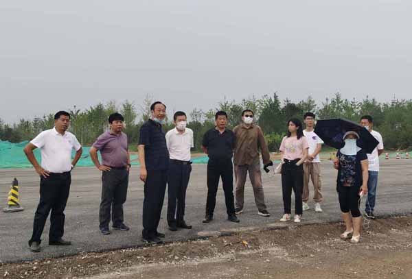 北京市園林綠化局局長鄧乃平一行前往城市綠心項目指導工作